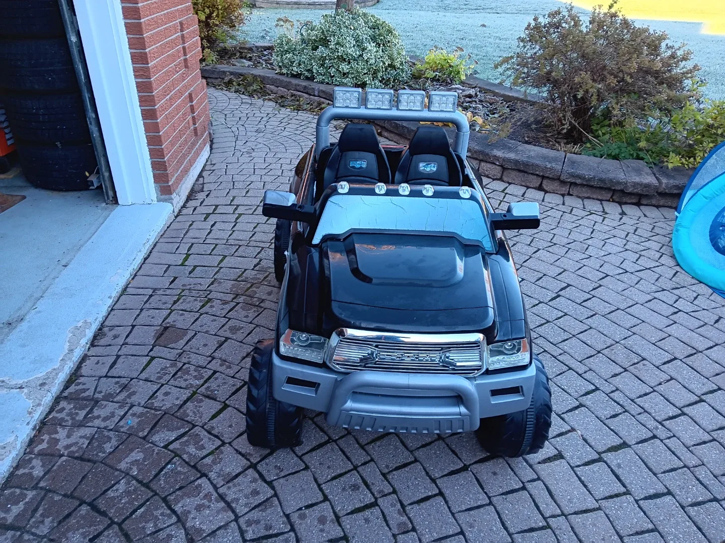 Ram 3500 Diesel Dually Ride-On Truck image indicator(8)