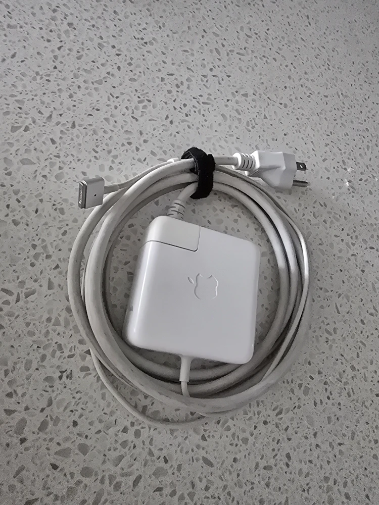 Apple Charger - photo 2