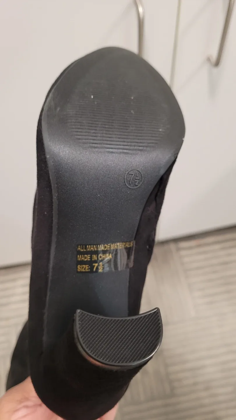 Diva Lounge Black Suede Boots - Size 7.5 image indicator(4)