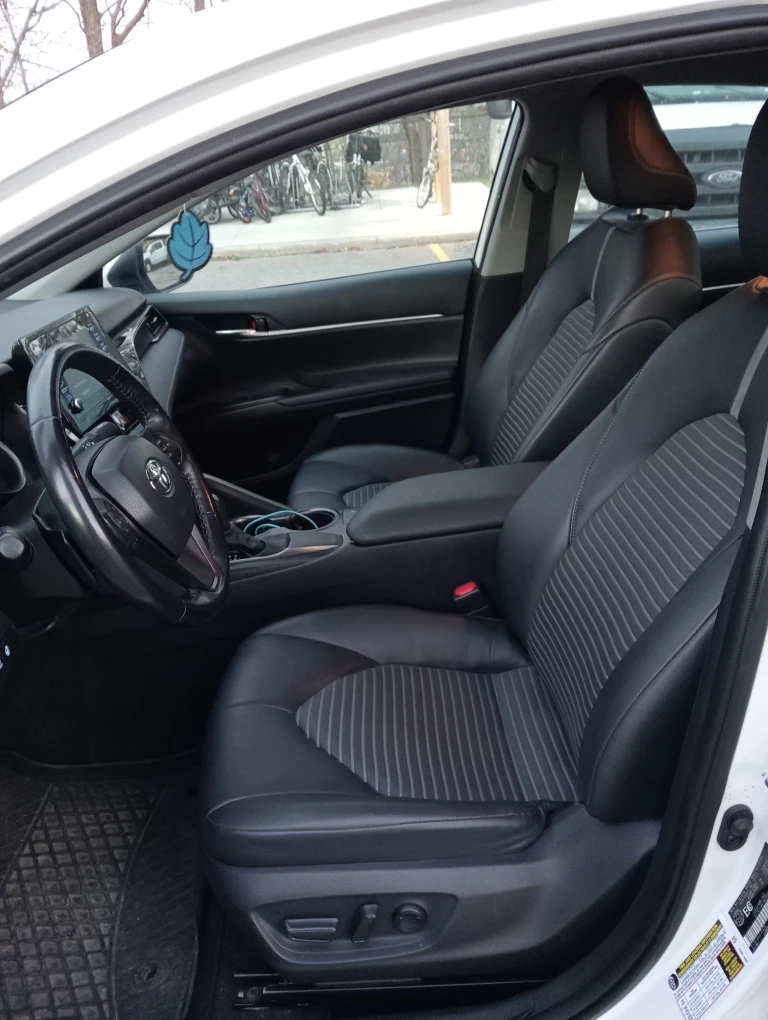 Toyota Camry - Black Interior, 80292 km - photo 3