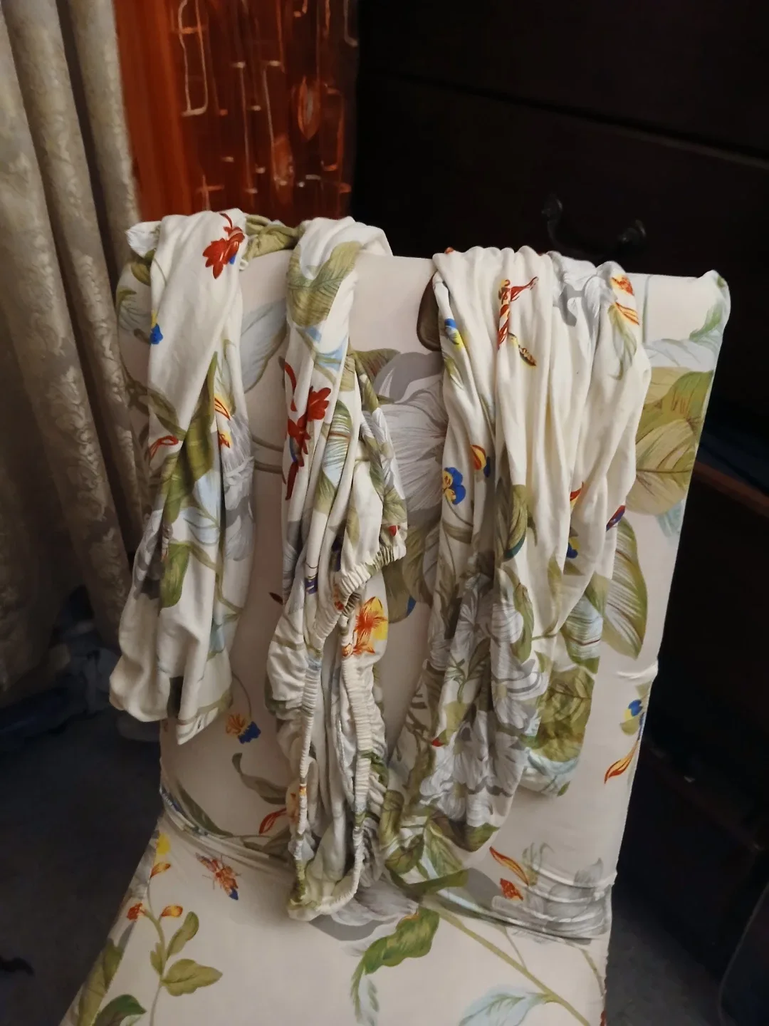 Floral Chair Cover 4 piece image indicator(2)