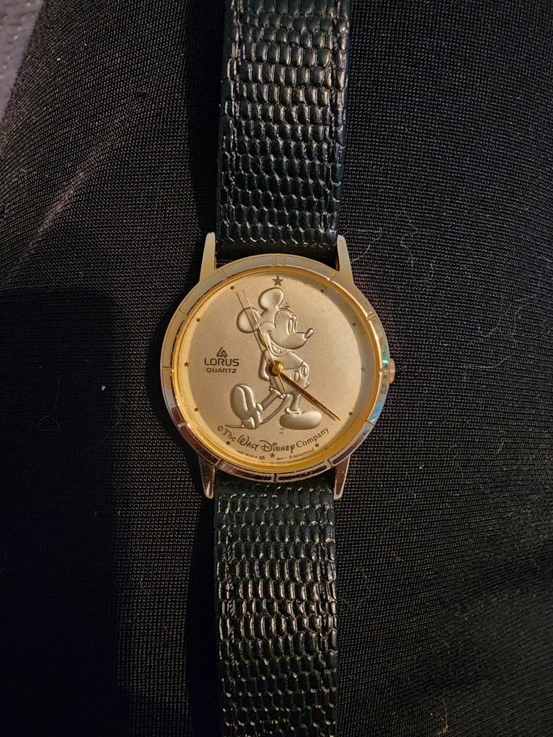 Vintage Walt Disney Mickey Mouse Watches image indicator(5)