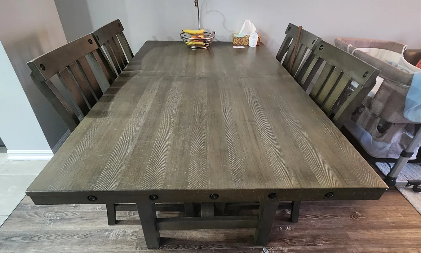 Extendable Dining Table with 4 Chairs