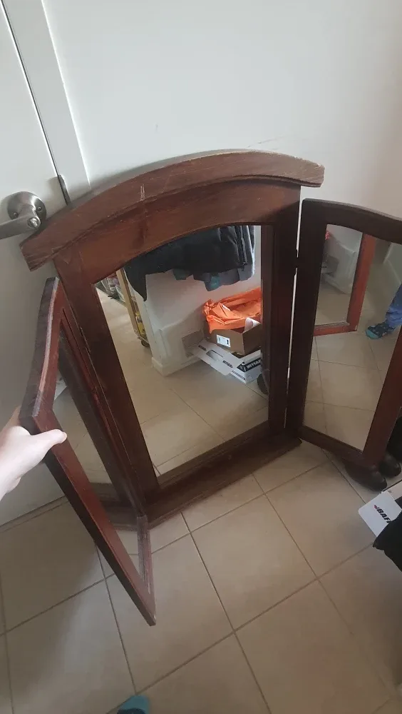 Vintage Wooden Tri-Fold Vanity Mirror image indicator(2)