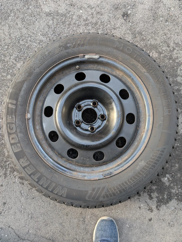 Motomaster Winter Edge II Tire 235/55R17 - photo 2