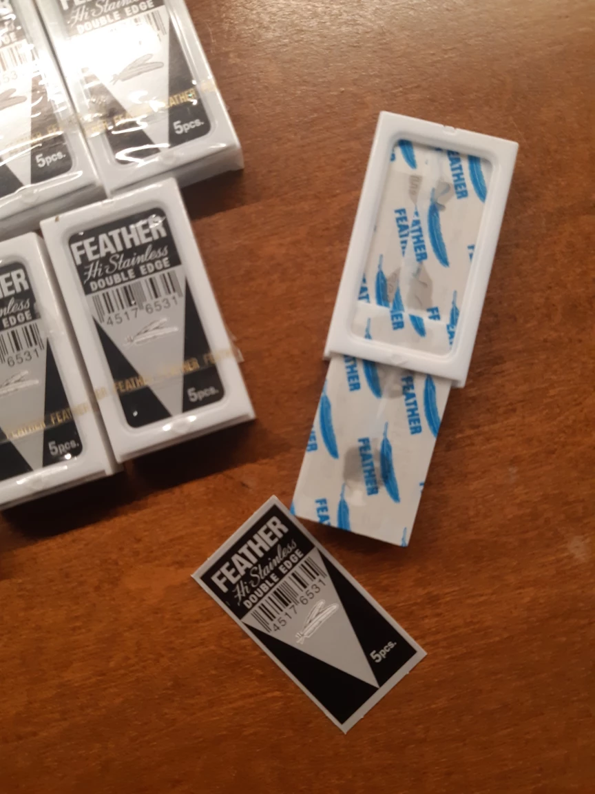 Feather Hi-Stainless Double Edge Razor Blade bundle - photo 5