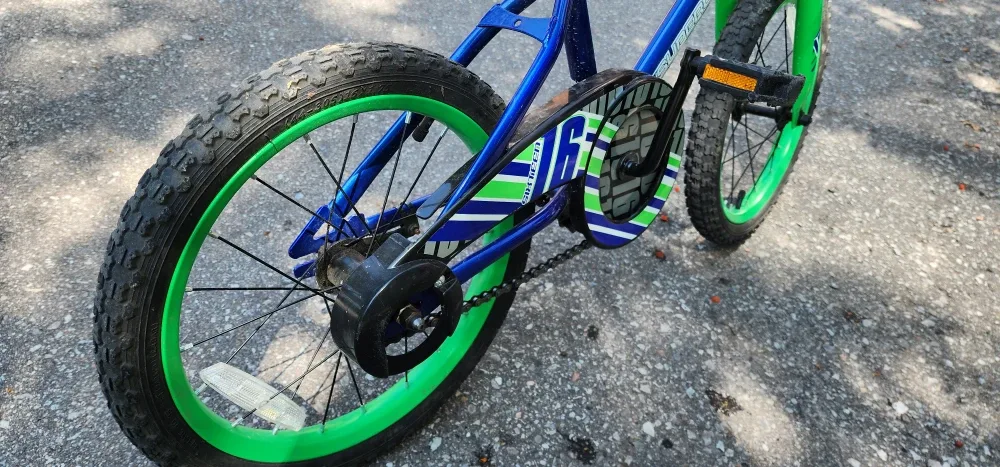 Supercycle Illusion Sixteen Kids' Bike - Blue/Green image indicator(2)