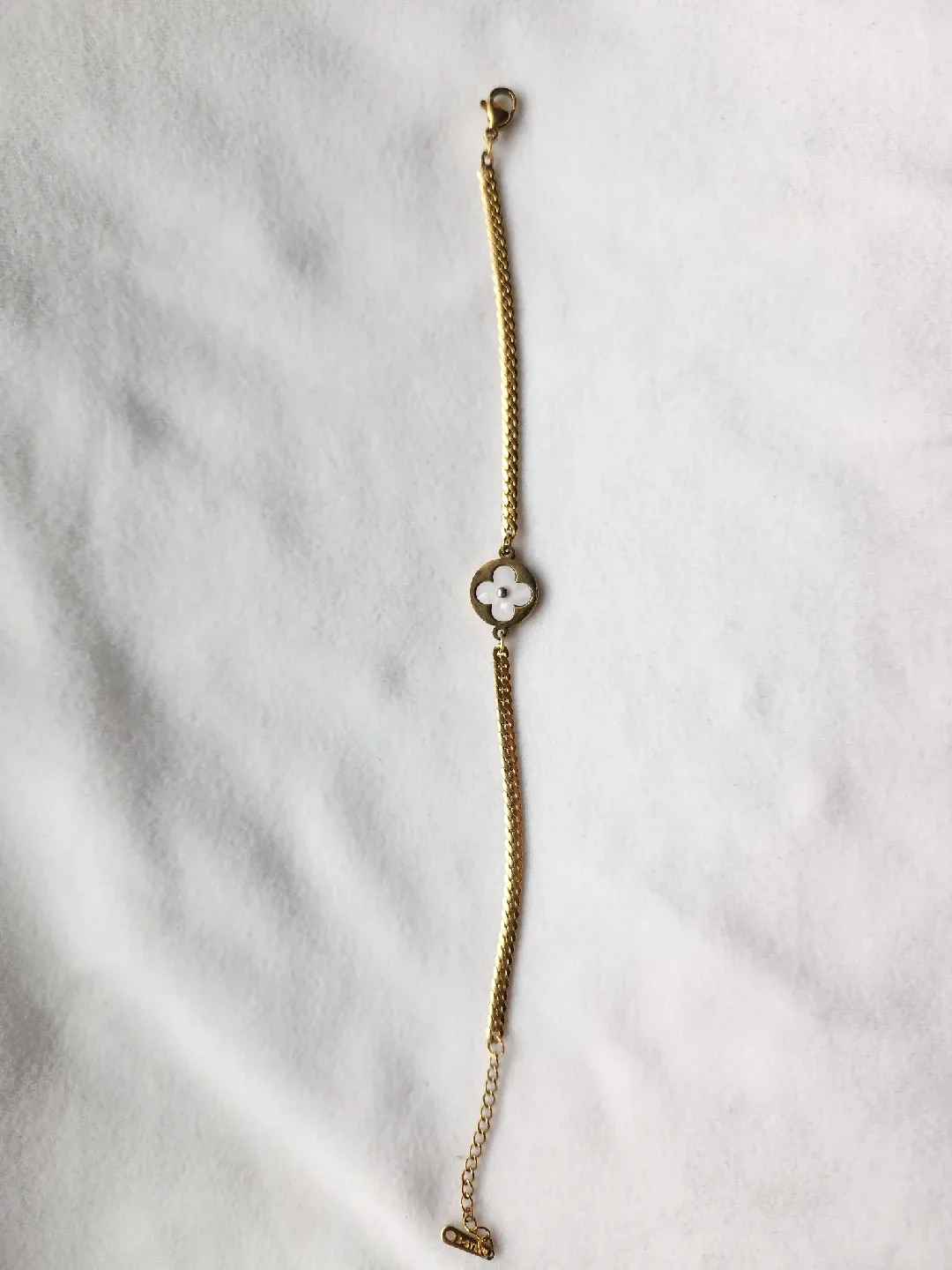 Gold Tone Bracelet image indicator(3)