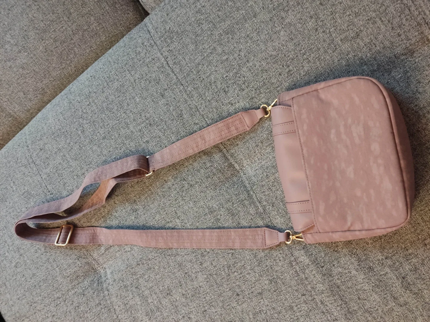 Herschel Orion Retreat Crossbody image indicator(2)