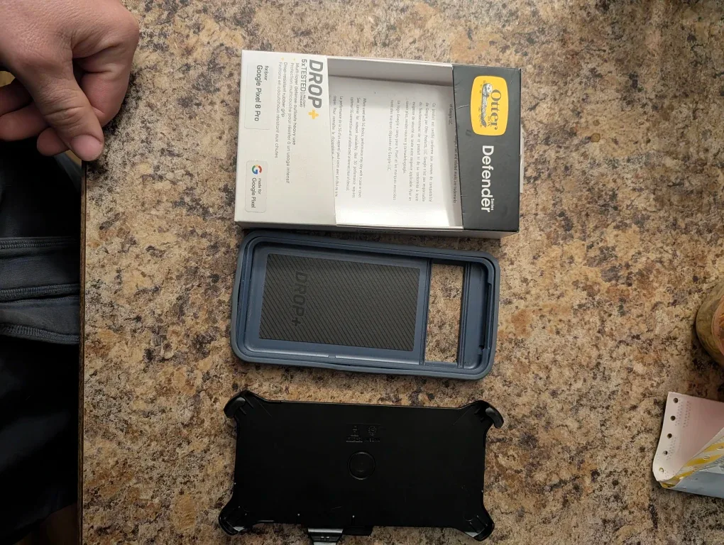 OtterBox Defender Case for Google Pixel 8 Pro image indicator(6)