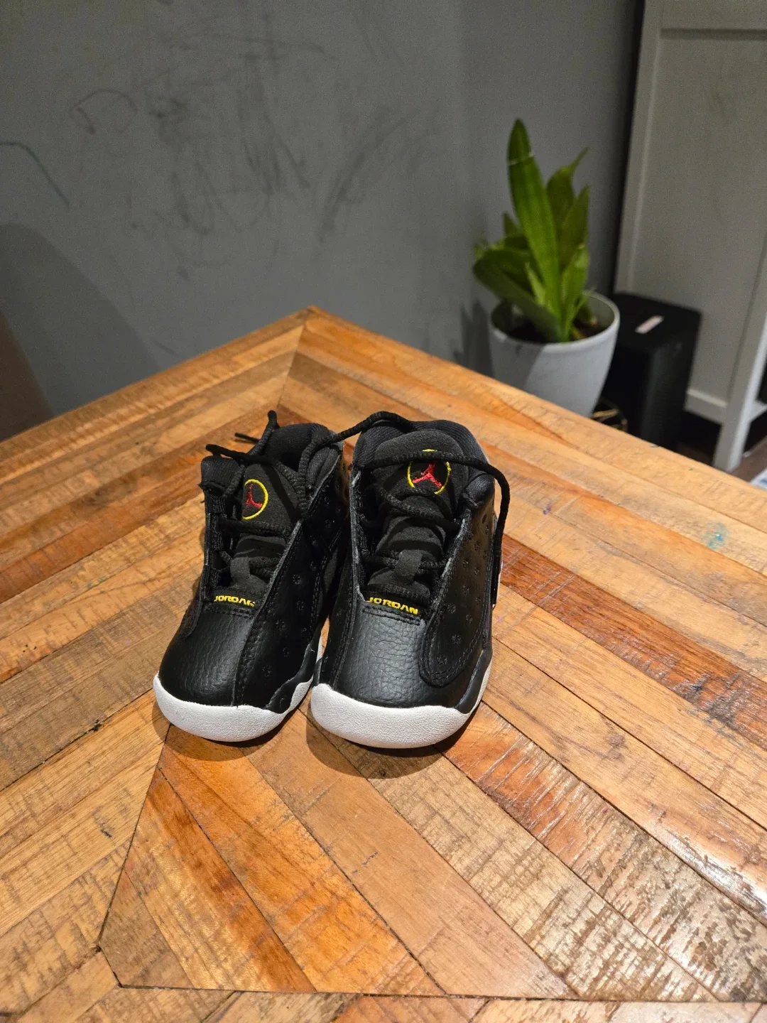 Jordan 13 Retro Black/White Toddler Shoes image indicator(2)