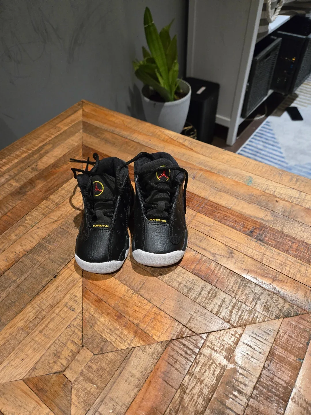 Jordan 13 Retro Black/White Toddler Shoes image indicator(3)