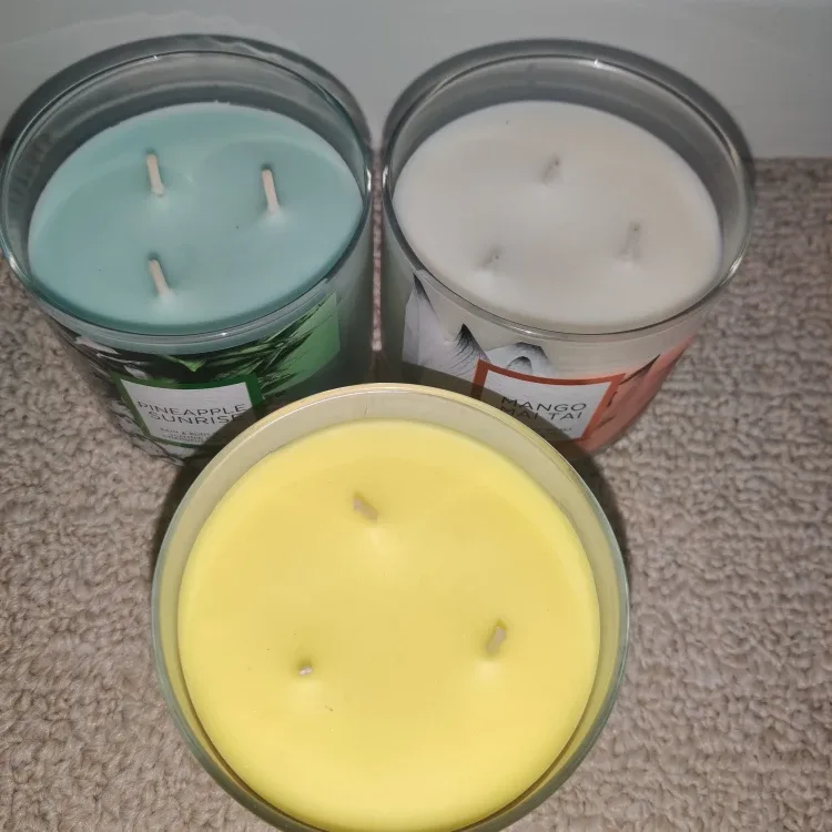 Bath & Body Works 3-Wick Candles image indicator(2)