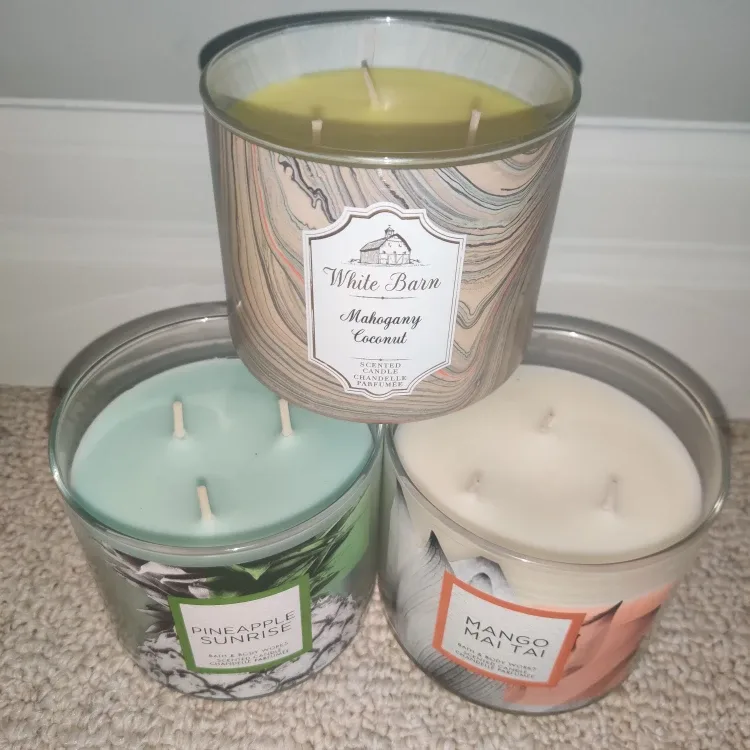 Bath & Body Works 3-Wick Candles image indicator(3)