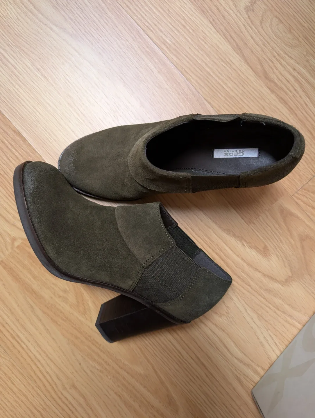 Geox D Glimmer A Oiled Suede Boots - Size 8 image indicator(2)