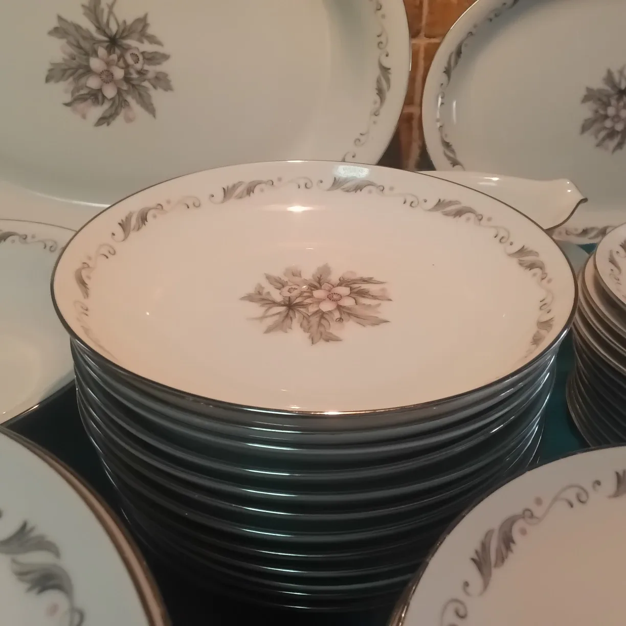 Vintage Mikuni Japan " Serena Pattern " For 12 +++ ( 92 PIECES ) image indicator(9)