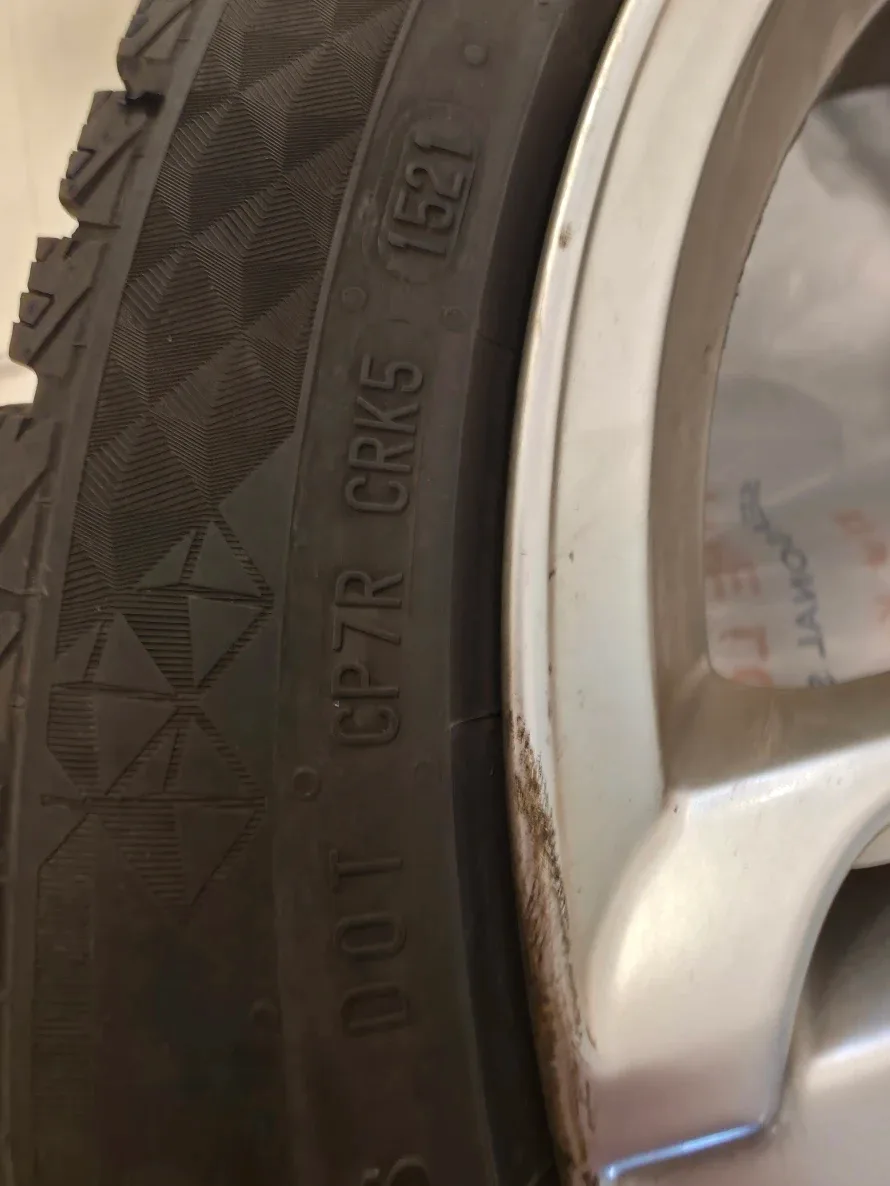 4 Viking Continental 225/45 R17 Winter Tires + rims image indicator(4)