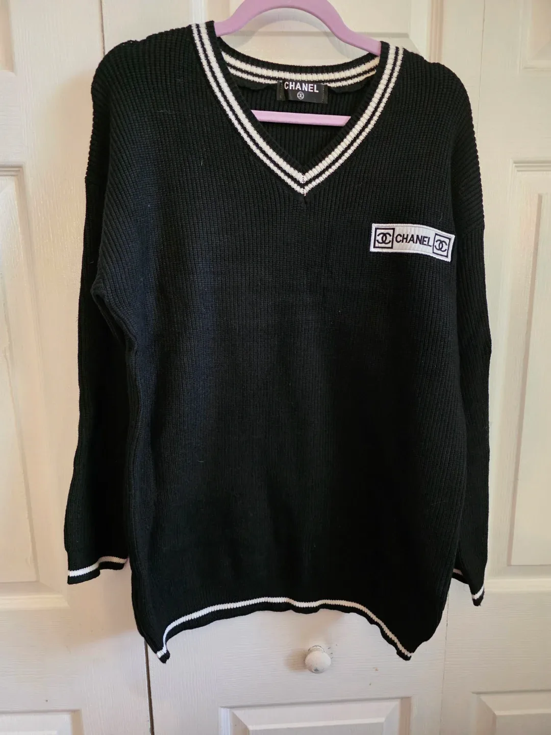 Chanel Black & White Sweater image indicator(2)