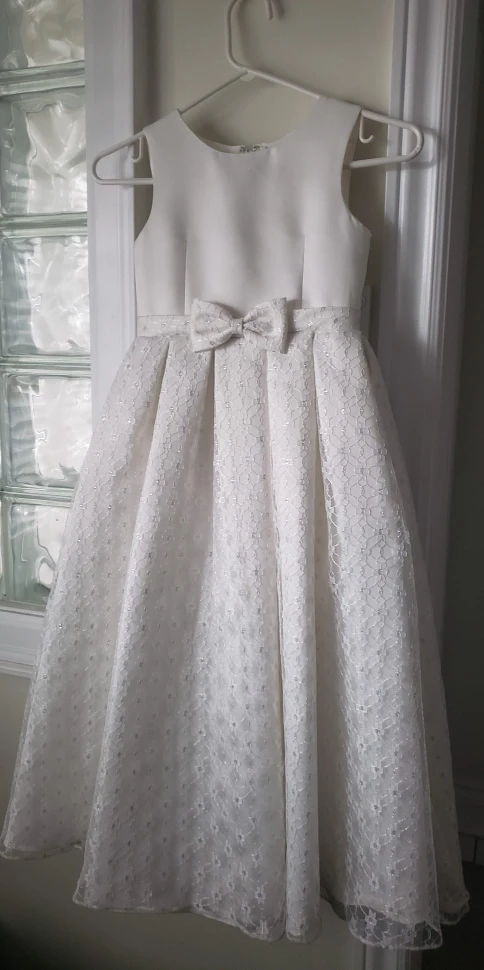 Ivory Flower Girl Dress with Bow made in England - size 7/8