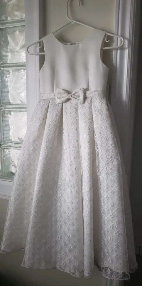 Ivory Flower Girl Dress with Bow made in England - size 7/8