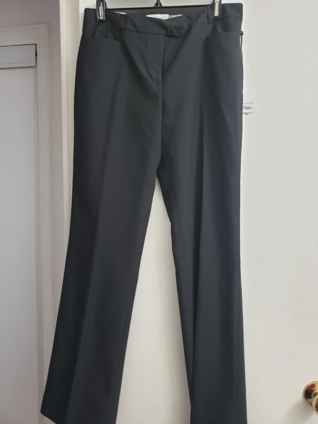 Calvin Klein Modern Fit Black Pants - Size 4 image indicator(2)