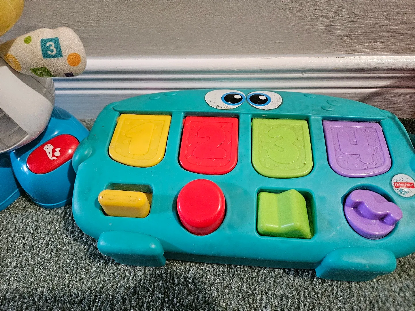 Fisher-Price BeatBo & Pop-Up Monster Truck Bundle image indicator(3)