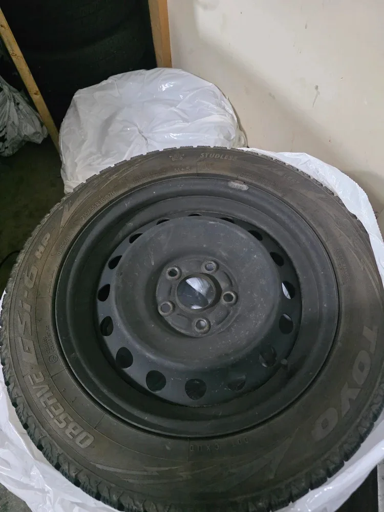 Set of 4 Toyo Observe G3-Ice Winter Tires 215/55R16 image indicator(7)