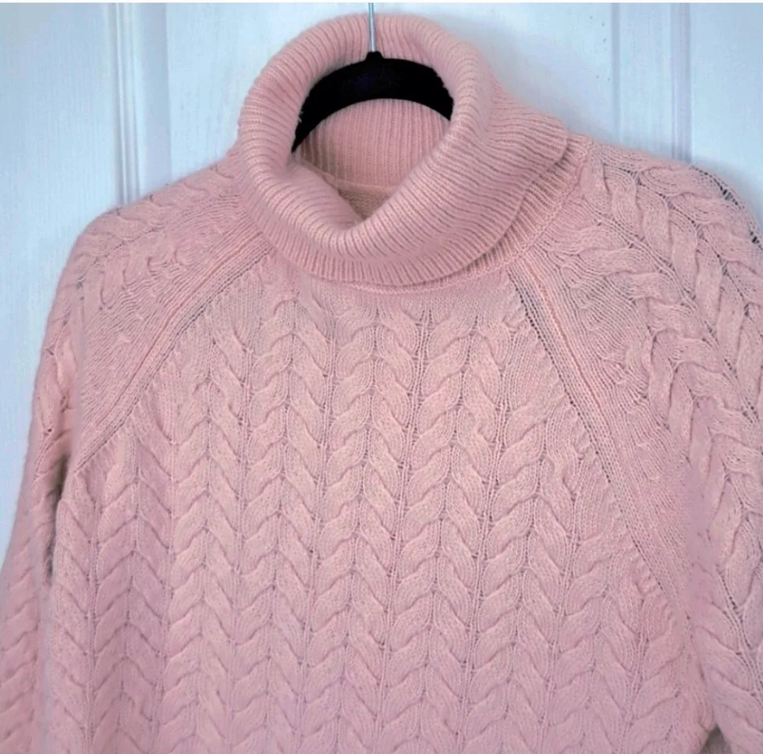 Ladies  soft pink sweater image indicator(2)