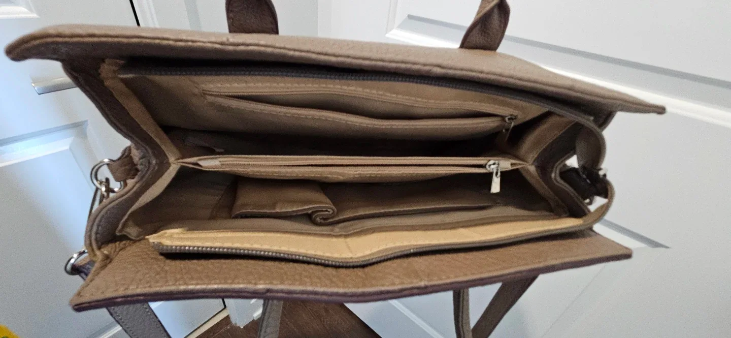 Brown Taupe handbag with shoulder strap image indicator(4)