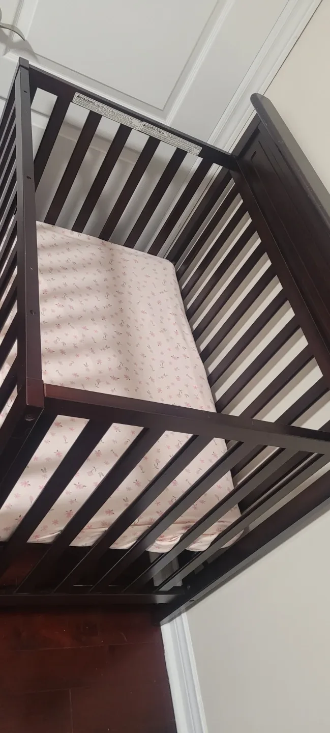 Storkcraft Petal Mini Crib image indicator(2)