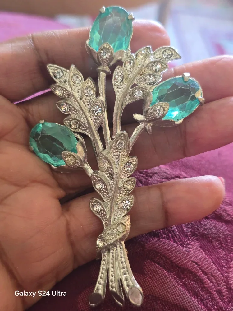 Vintage Silver Tone Floral Brooch with Aqua Blue Stones image indicator(4)