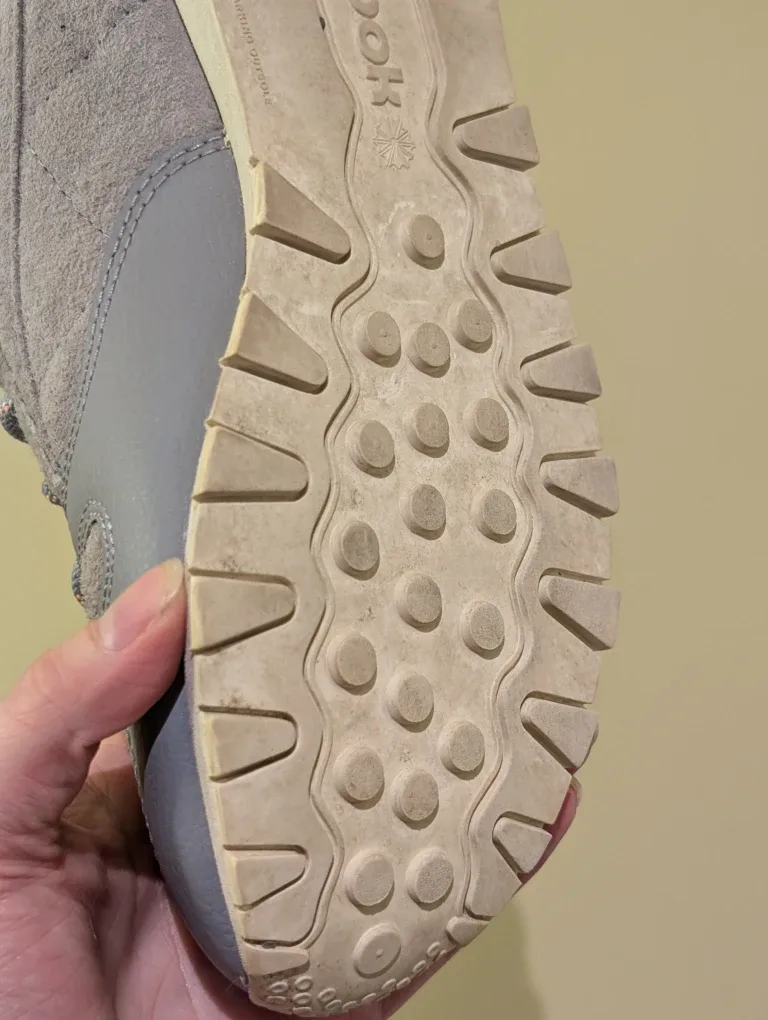 Reebok Classic Harman Mid Cold Weather Boot Size 8.5 image indicator(2)