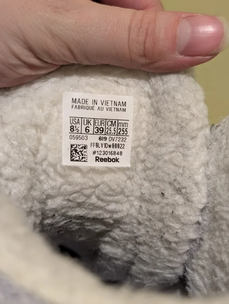 Reebok Classic Harman Mid Cold Weather Boot Size 8.5 image indicator(3)