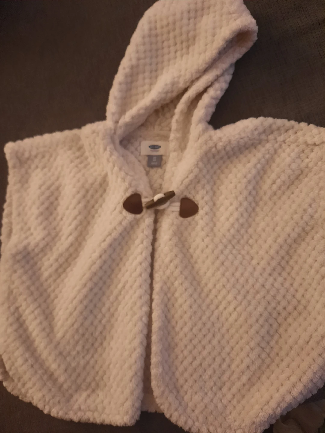 White Hooded Cape pick up only in st.albert