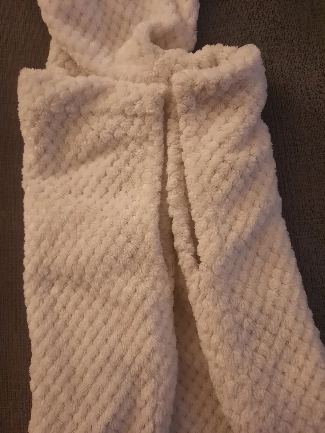 White Hooded Cape pick up only in st.albert image indicator(2)