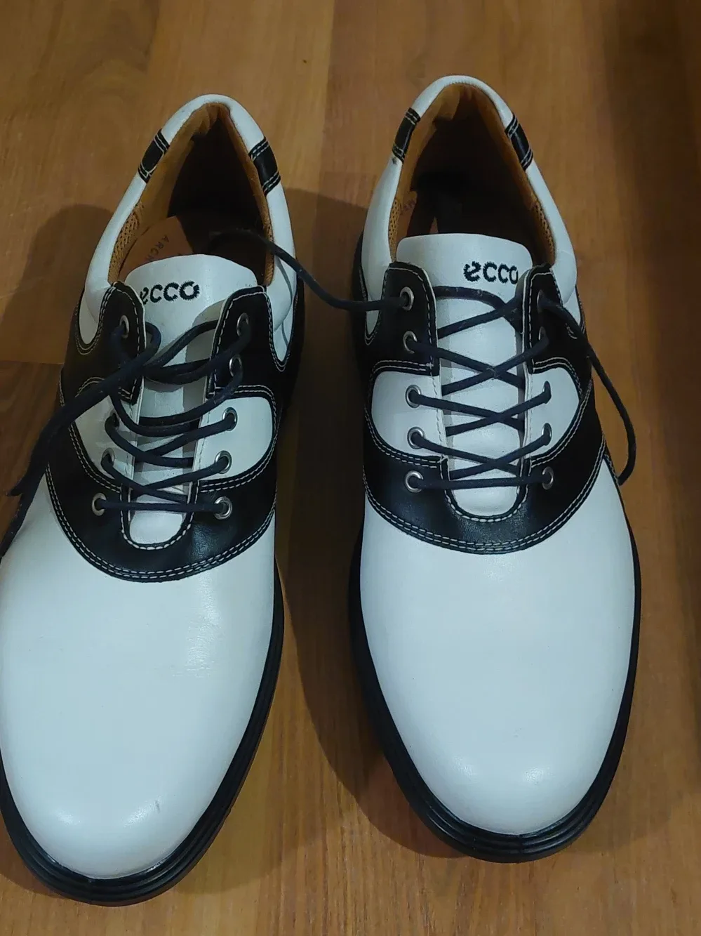 Ecco White & Black Golf Shoes image indicator(2)