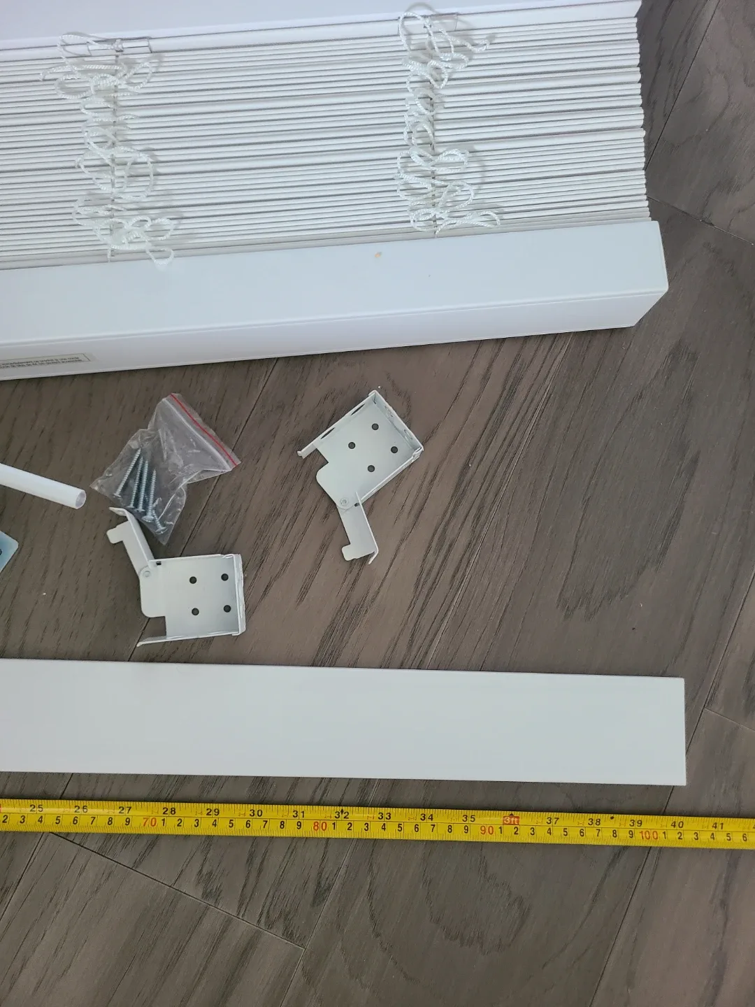 White Venetian Blind - Brand New, 40" / 102 cm, 🥕 image indicator(3)