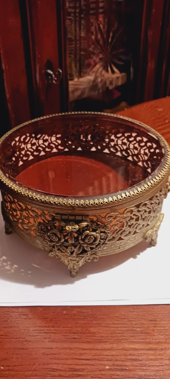 Gorgeous Vintage Ornate Jewelry /Keepsake Box thumbnail