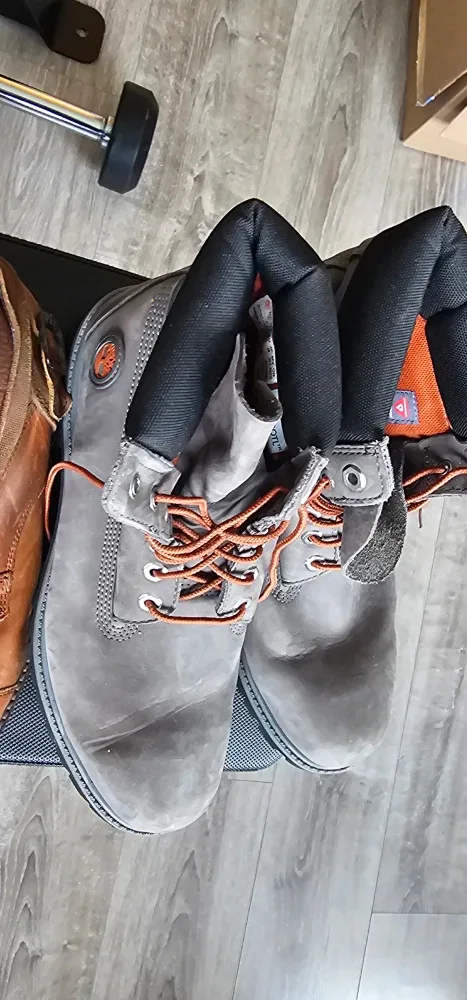 Timberland Grey Boots image indicator(2)