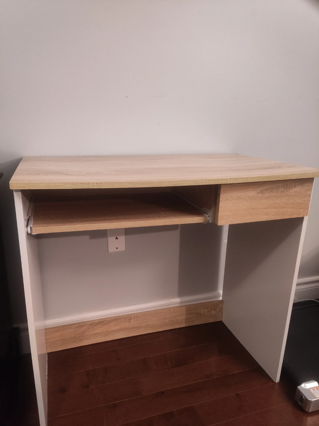 Modern Light Wood Desk – Storage Drawer + Pull-Out Tray