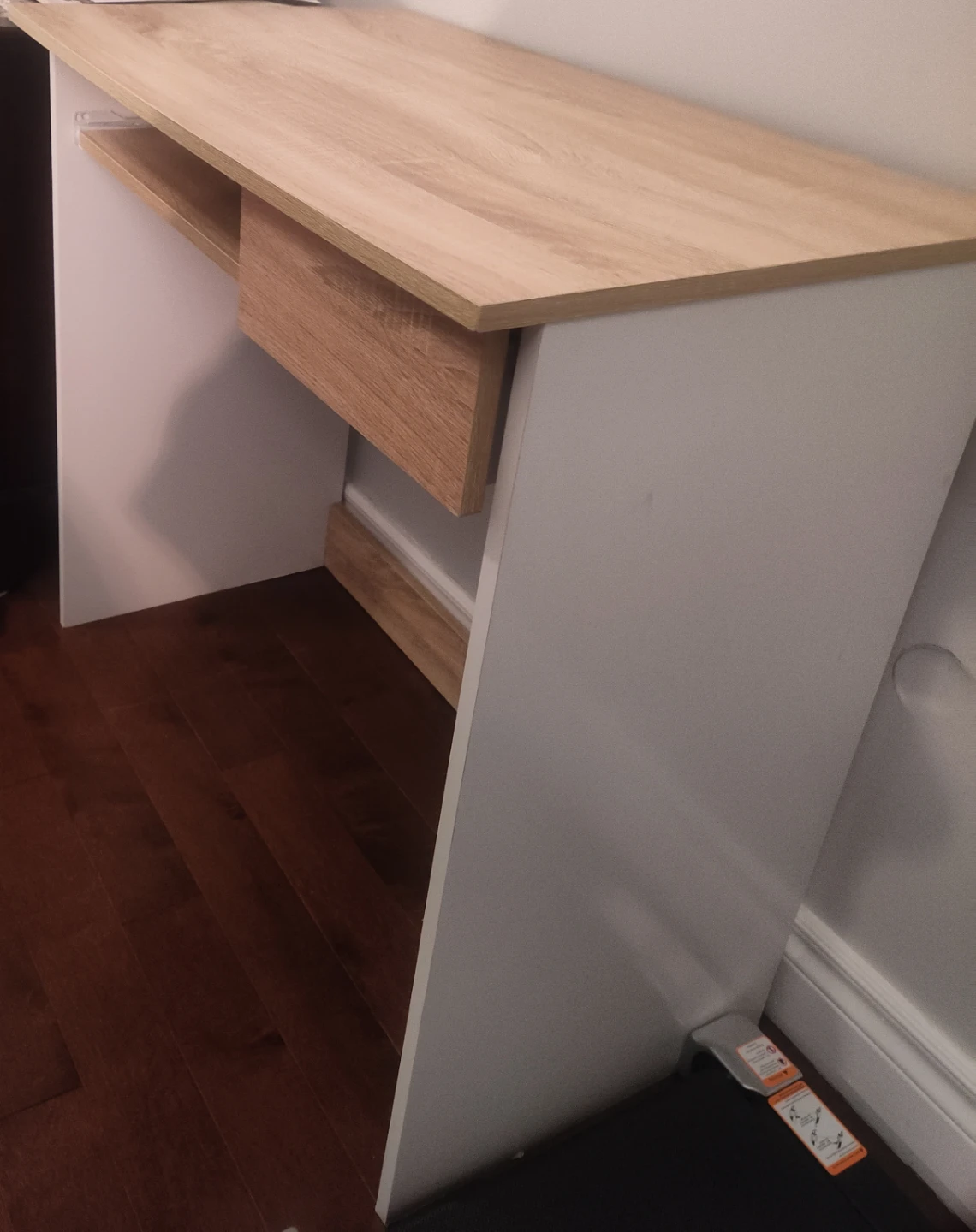 Modern Light Wood Desk – Storage Drawer + Pull-Out Tray - photo 5