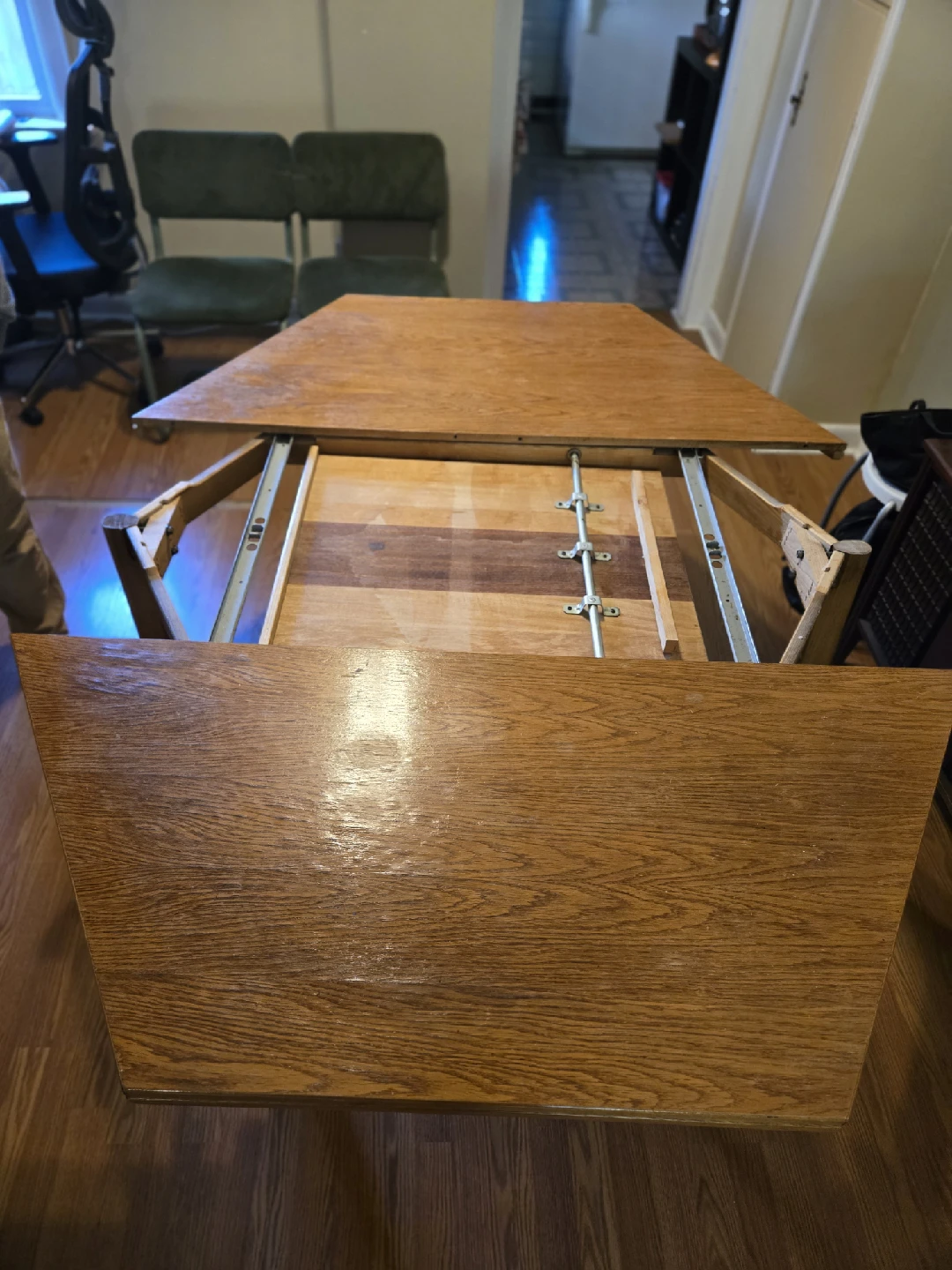 Extendable Wooden Dining Table - photo 5