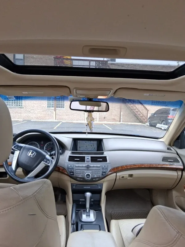 Honda Accord Sedan image indicator(5)