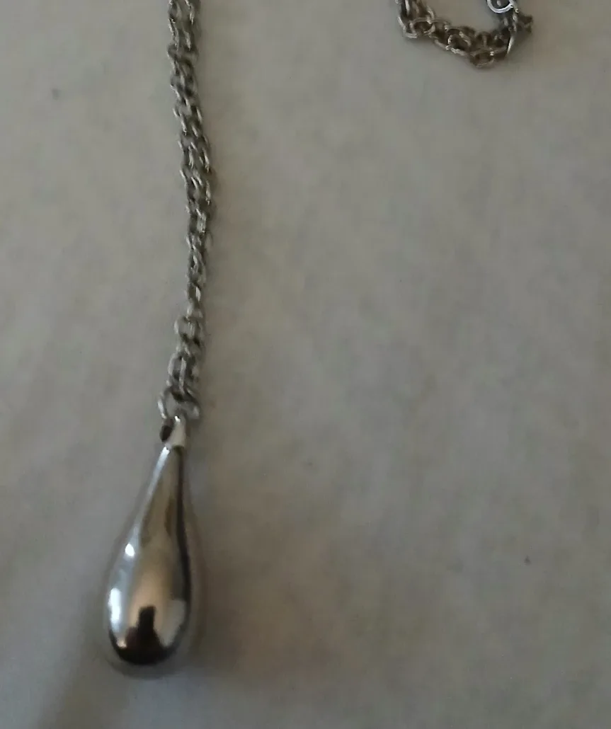 Assorted Silver-Tone Jewellery Set image indicator(6)