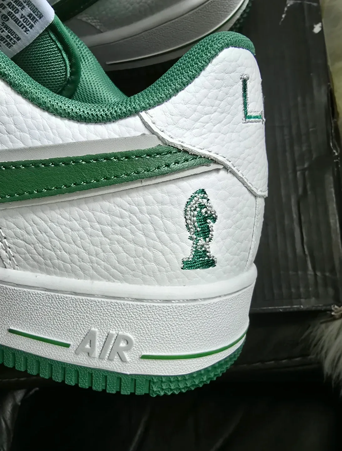 Brand new Air Force Lebron 4 HorseMan for sale image indicator(4)