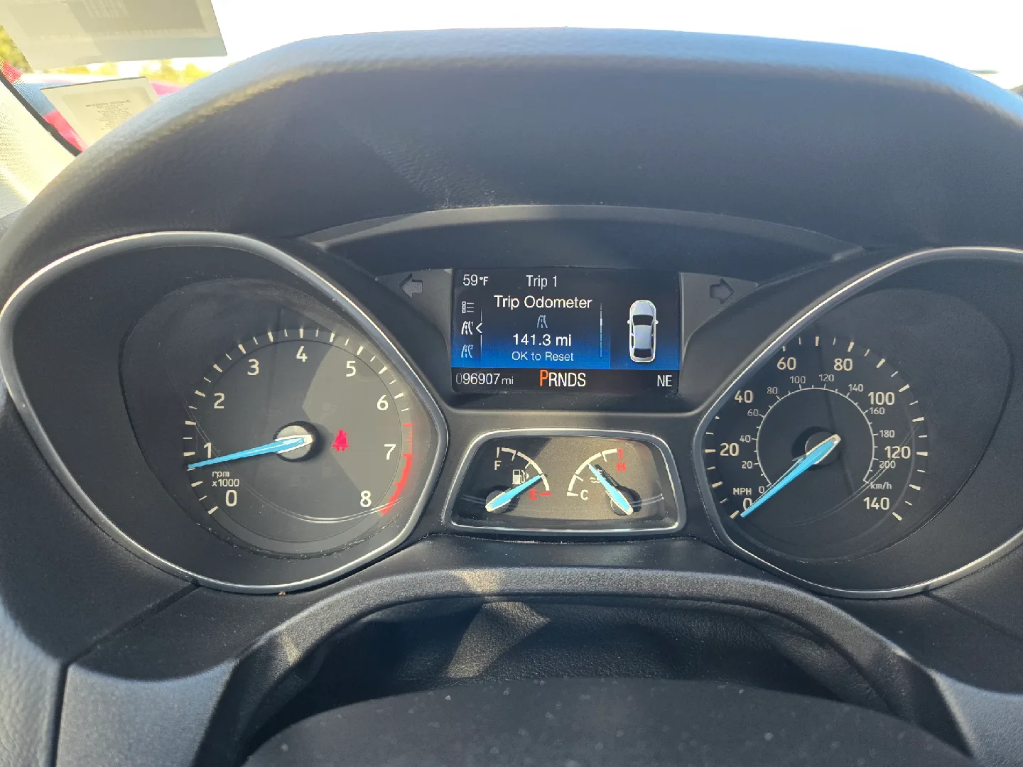 2016 Ford Focus se hatchback image indicator(3)