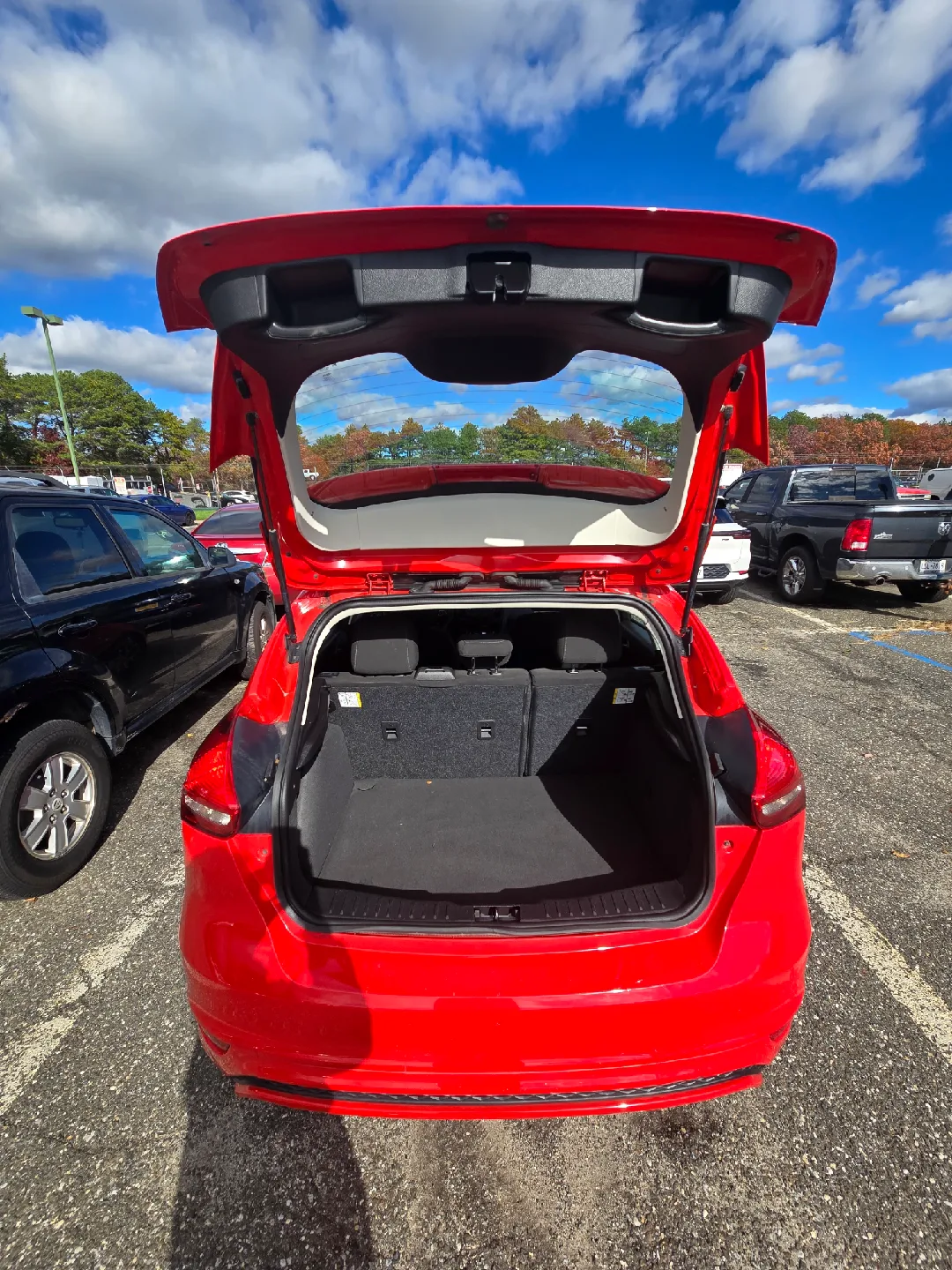 2016 Ford Focus se hatchback image indicator(6)