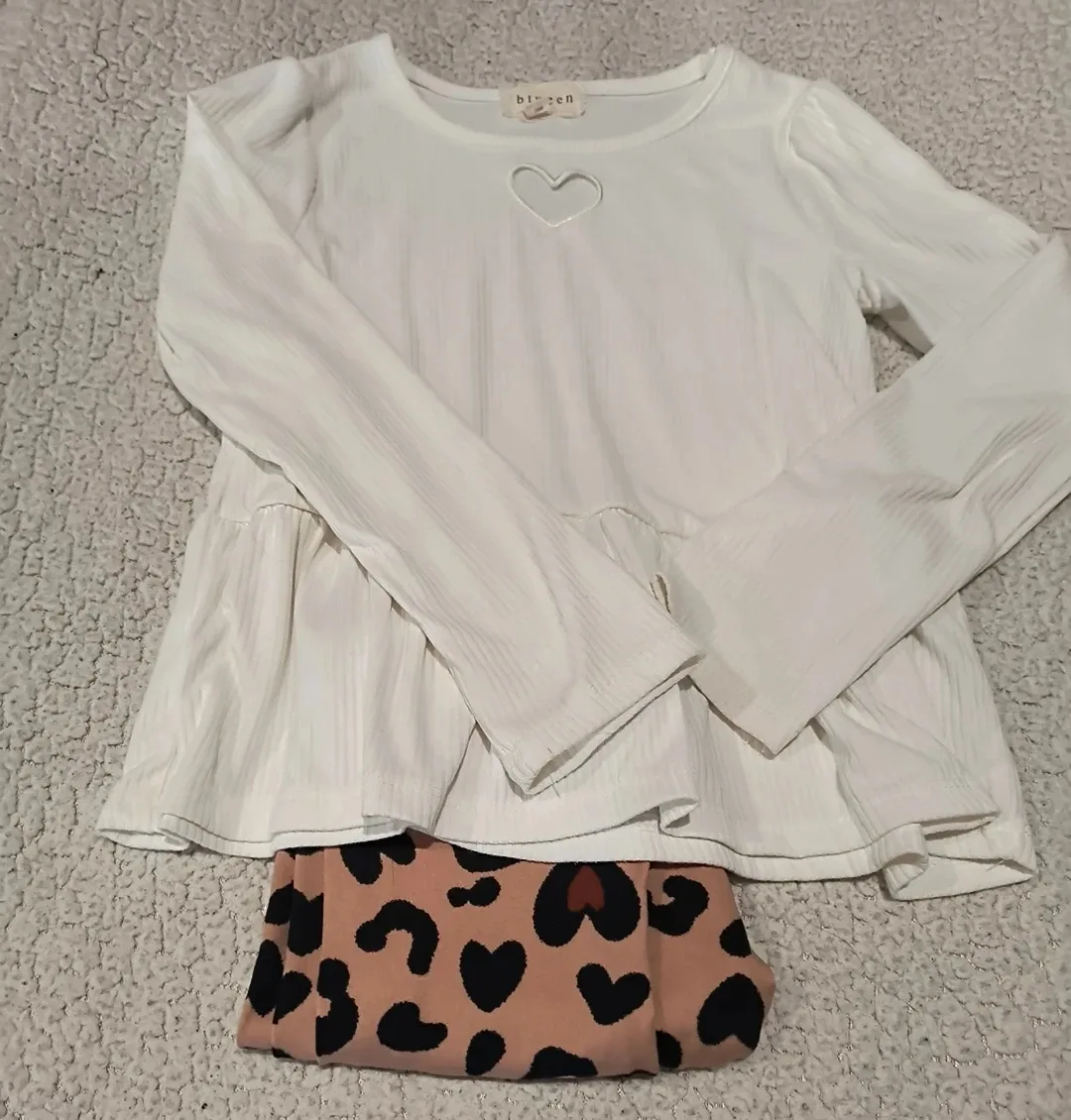 btween Girls Outfit - White Top & Leopard Print Leggings image indicator(4)