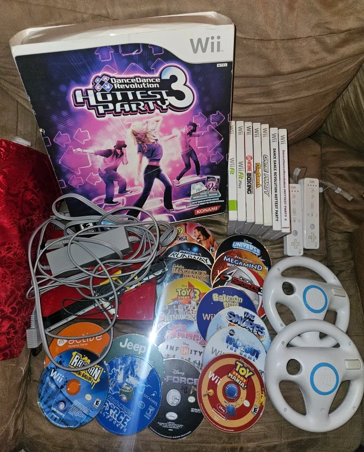 Nintendo Wii Games & Accessories Bundle