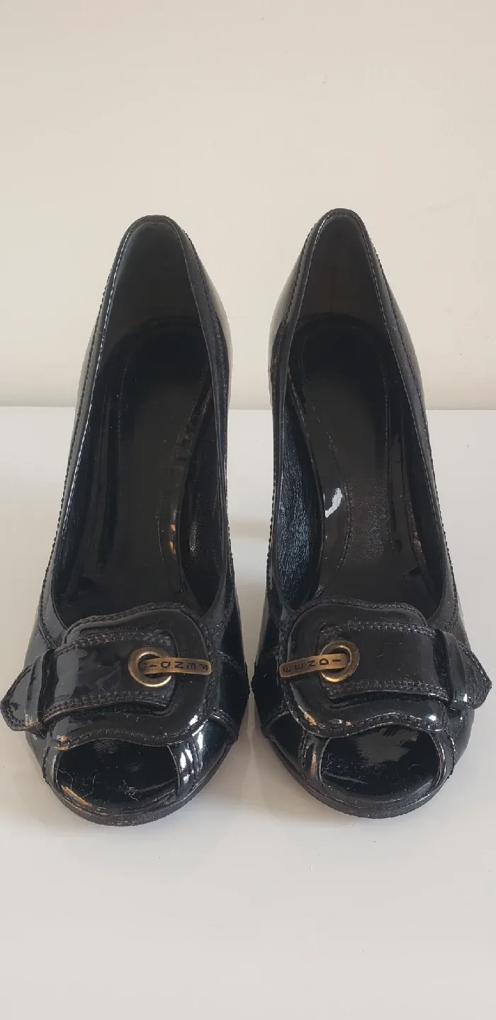 Fendi Patent Leather Black Heel B Buckle Vintage image indicator(6)